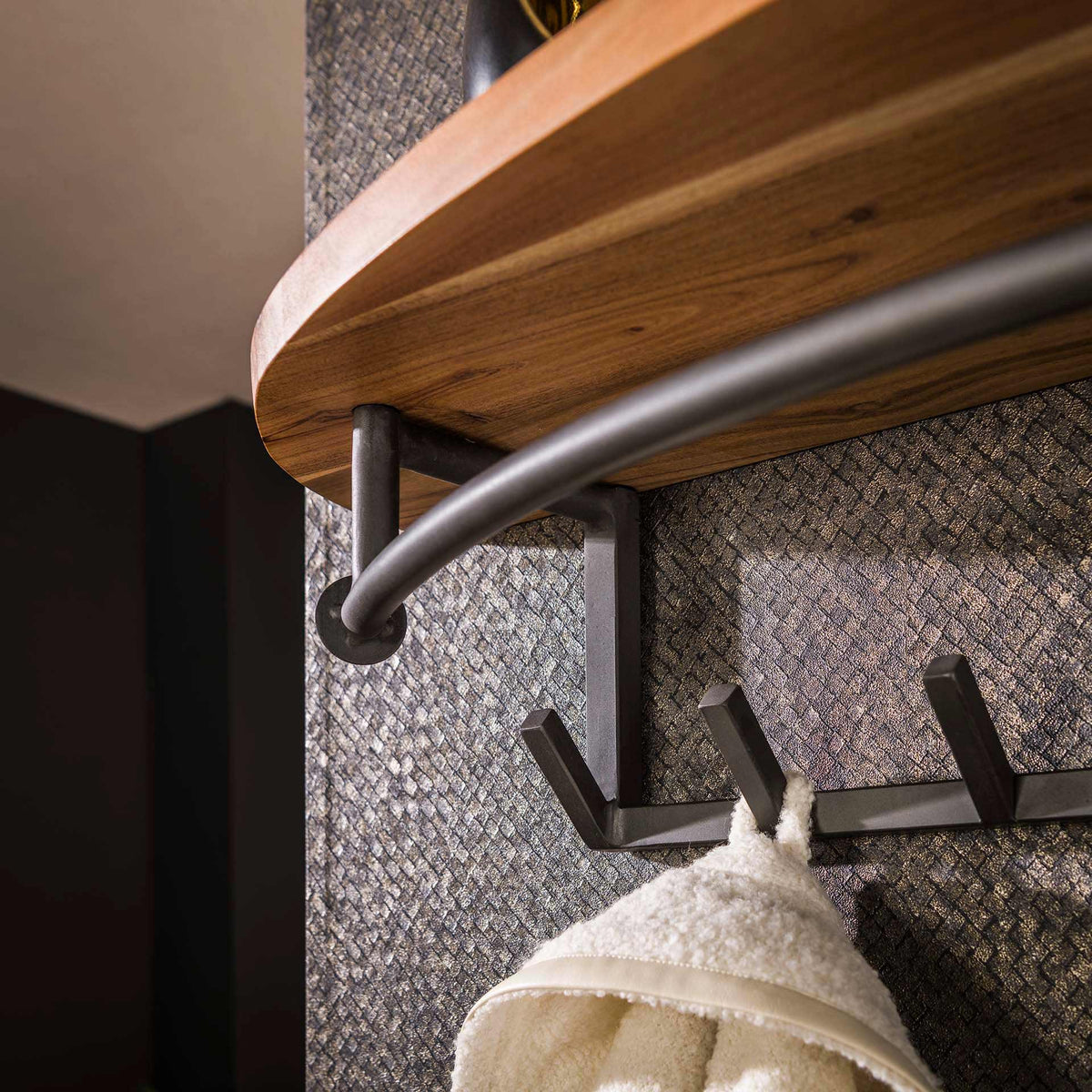 Coat racks - Wall coat rack 8 - Haaks River Acacia wood - With hat shelf - Dimehouse