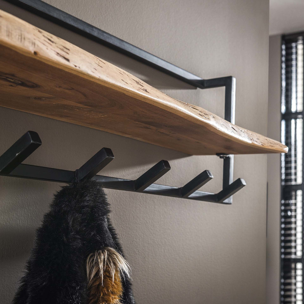 Coat rack Dewi DH Interior Acacia LxWxH 104x36x17 Acacia wood Atmospheric photo detail