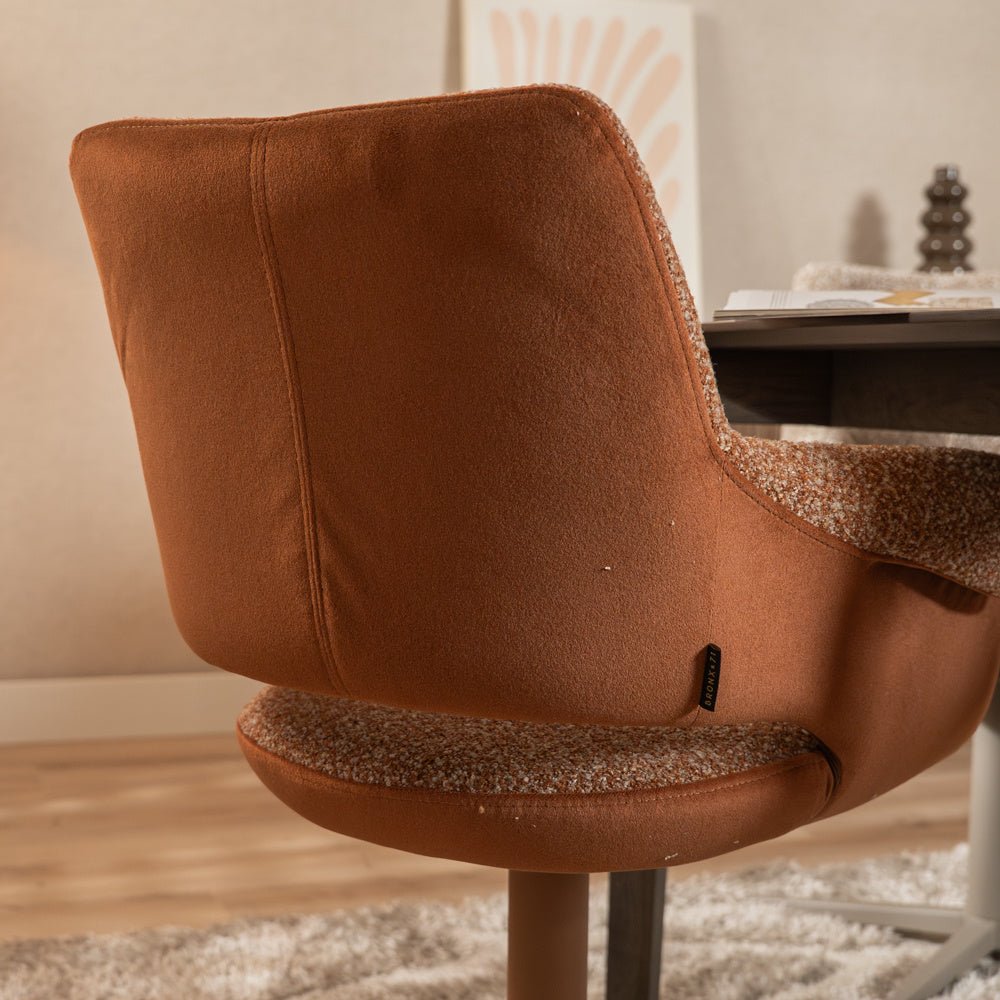 Eetkamerstoel Jules draaibaar bouclé terracotta Bouclé