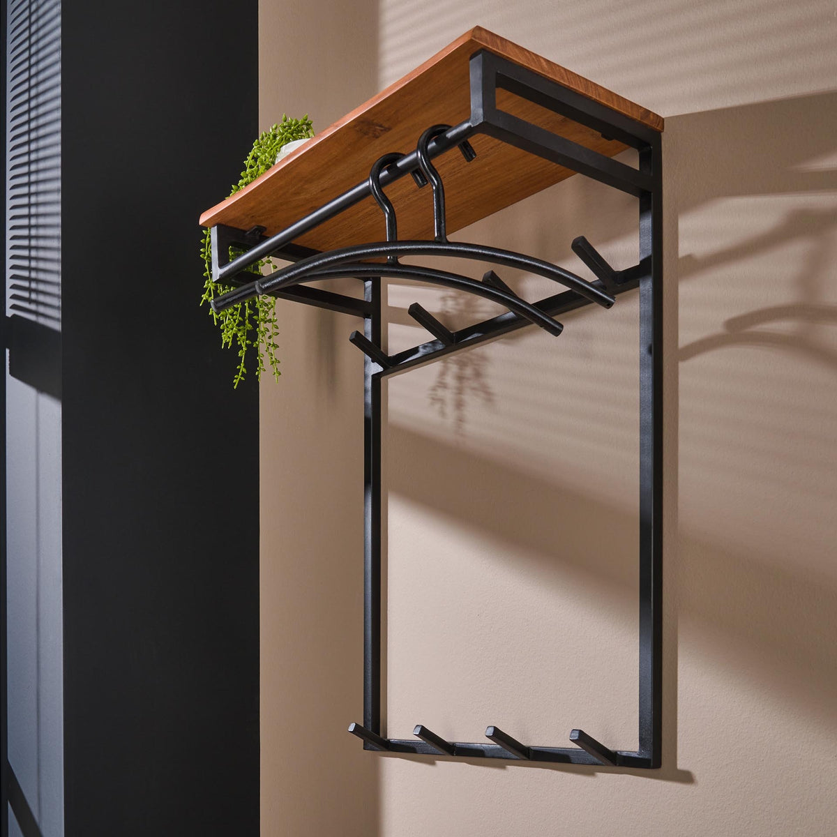 Coat rack Henry DH Interior Acacia LxWxH 85x60x38 Acacia wood Atmospheric photo diagonal front view