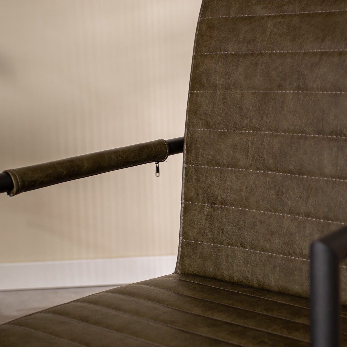 Dining room chair Bras Dimehouse Green LxWxH 73x59x58 Faux leather Atmospheric photo detail