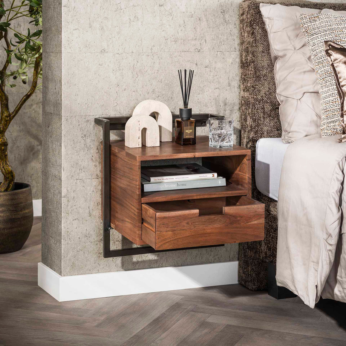 Bedside tables - Floating industrial bedside table Naomi Acacia wood open compartment Drift Brown - Dimehouse