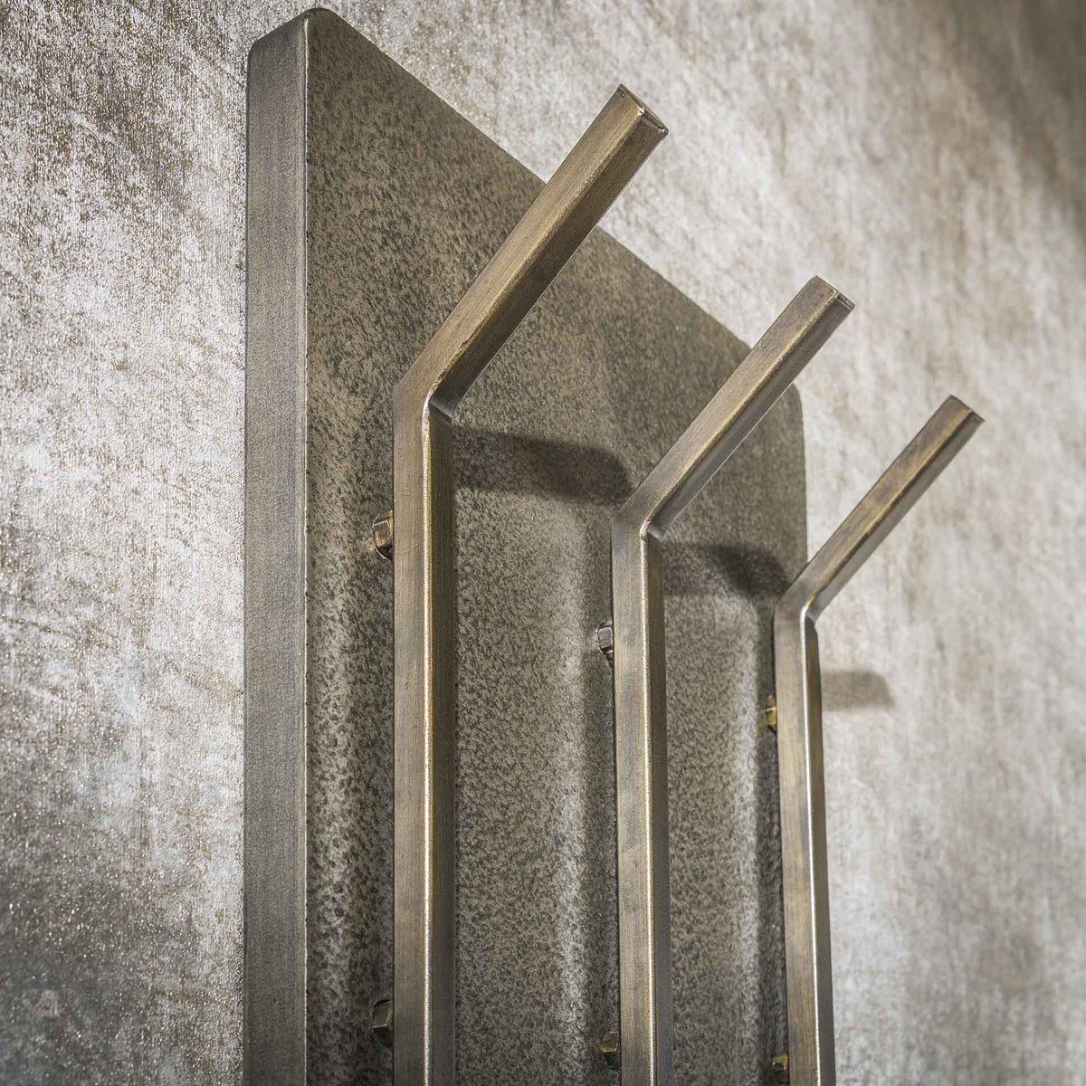 Coat racks - Coat rack Ferre 6 - Angled - Metal Antique Bronze - Dimehouse