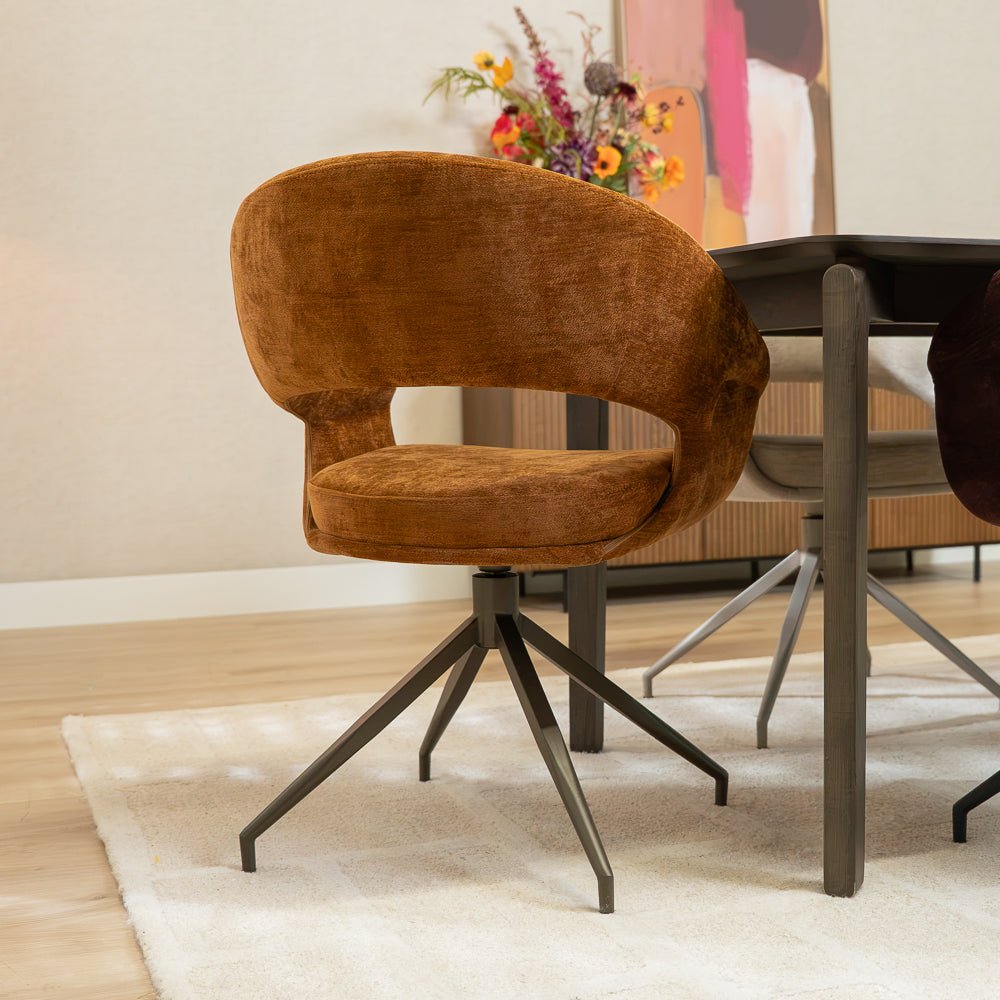 Eetkamerstoelen-Eetkamerstoel Suzie draaibaar velvet oker Geel-Dimehouse