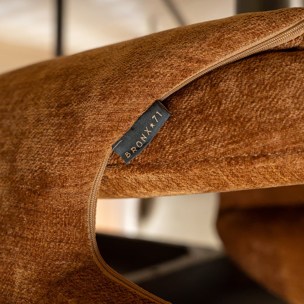 Eetkamerstoelen-Eetkamerstoel Suzie draaibaar velvet oker Geel-Dimehouse