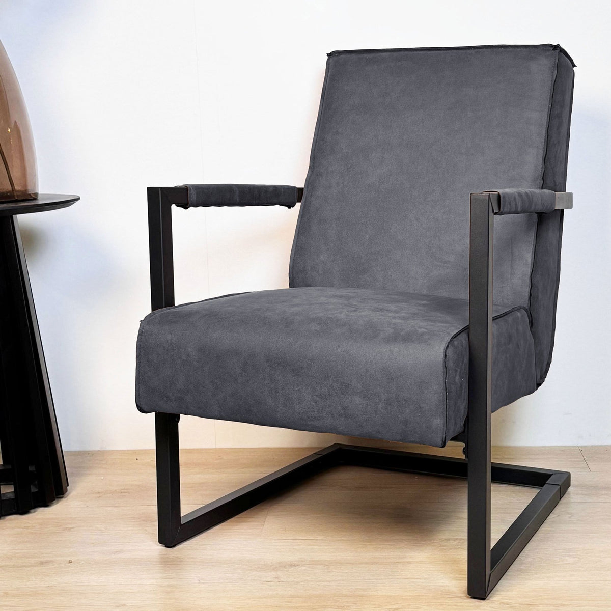 Armchairs - Industrial armchair anthracite eco - leather Tiger - Dimehouse