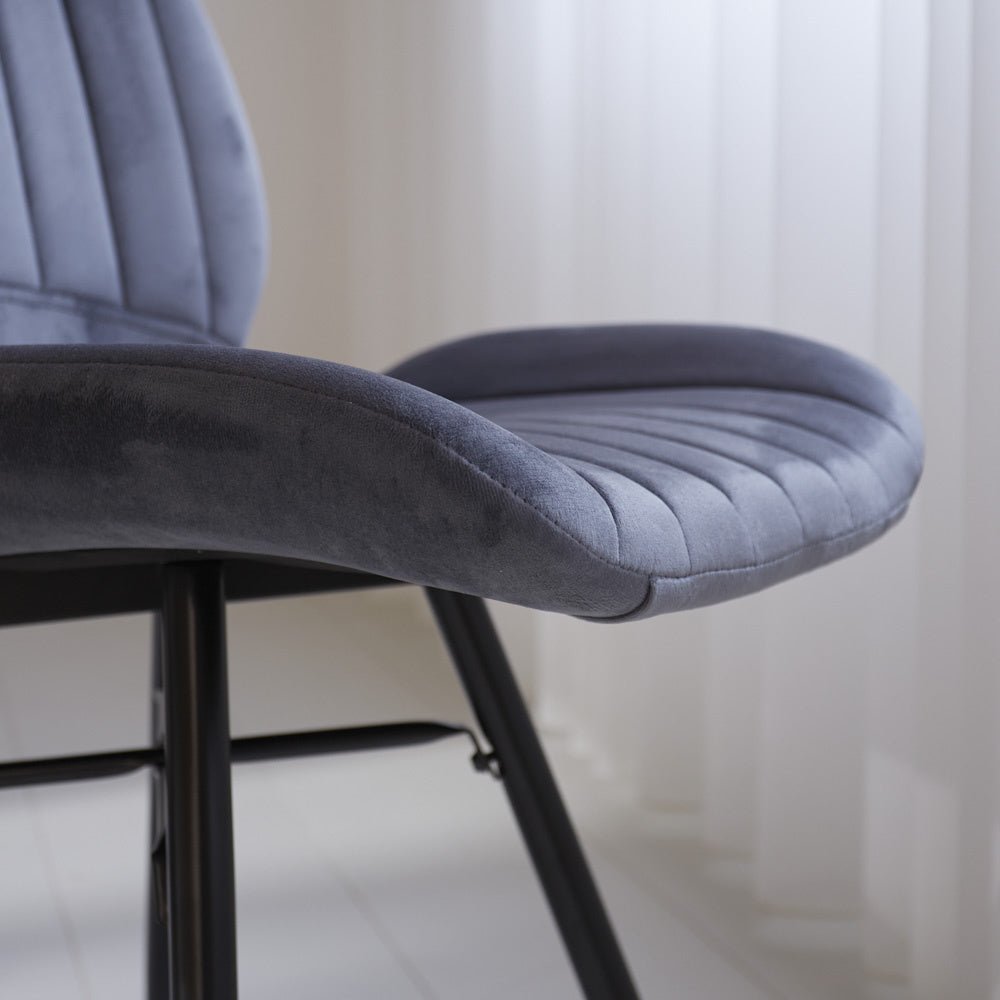Dining room chair Beau velvet Dimehouse Anthracite LxWxH 71x67x49 Fabric Atmospheric photo detail