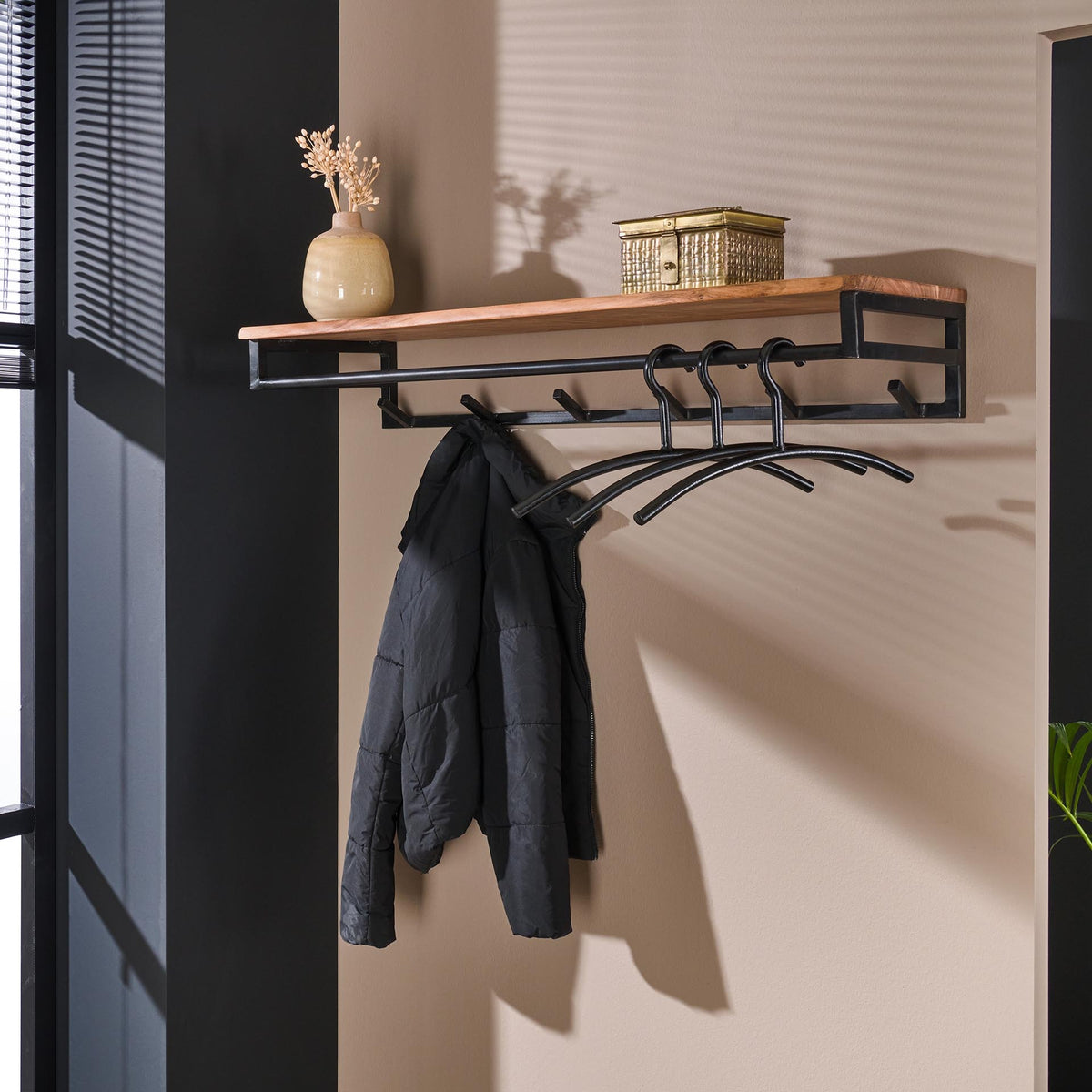 Coat rack Henry DH Interior Acacia LxWxH 106x42x22 Acacia wood Atmospheric photo diagonal front view