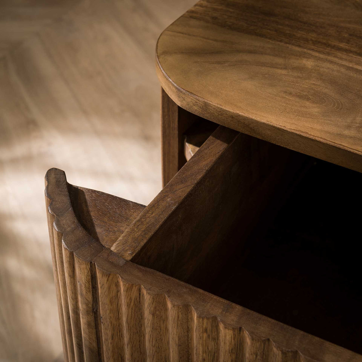 Bedside table Maria DH Interior Mango LxWxH 51x47x27 Mango wood Atmospheric photo detail